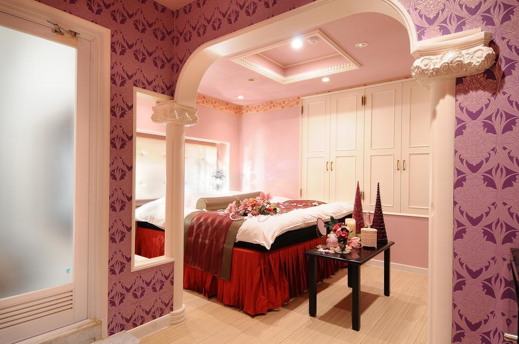 Liebeshotel Blanc Chapel Christmas Sakai (adults Only) 2*