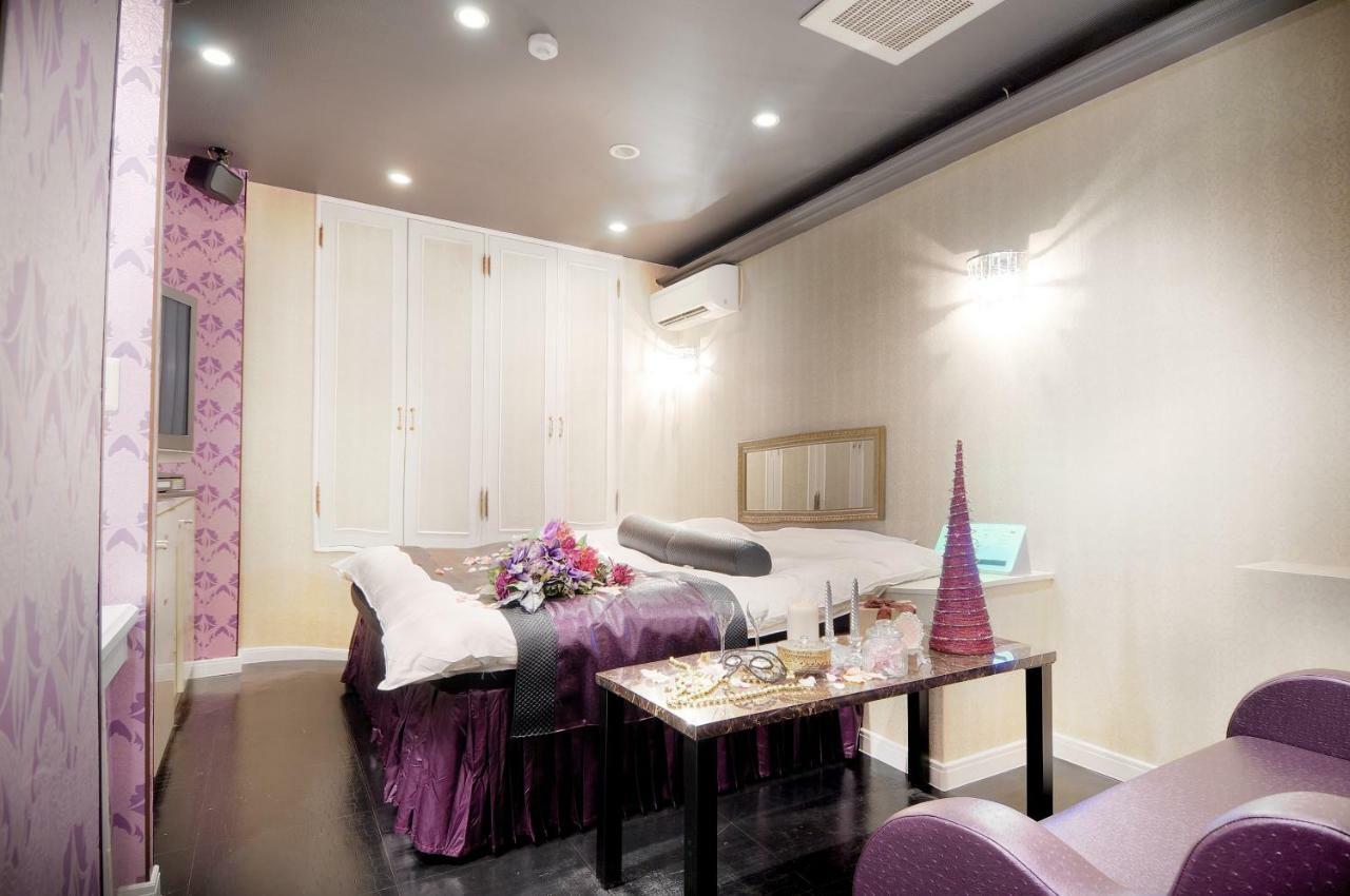 Liebeshotel Blanc Chapel Christmas Sakai (adults Only) 2*